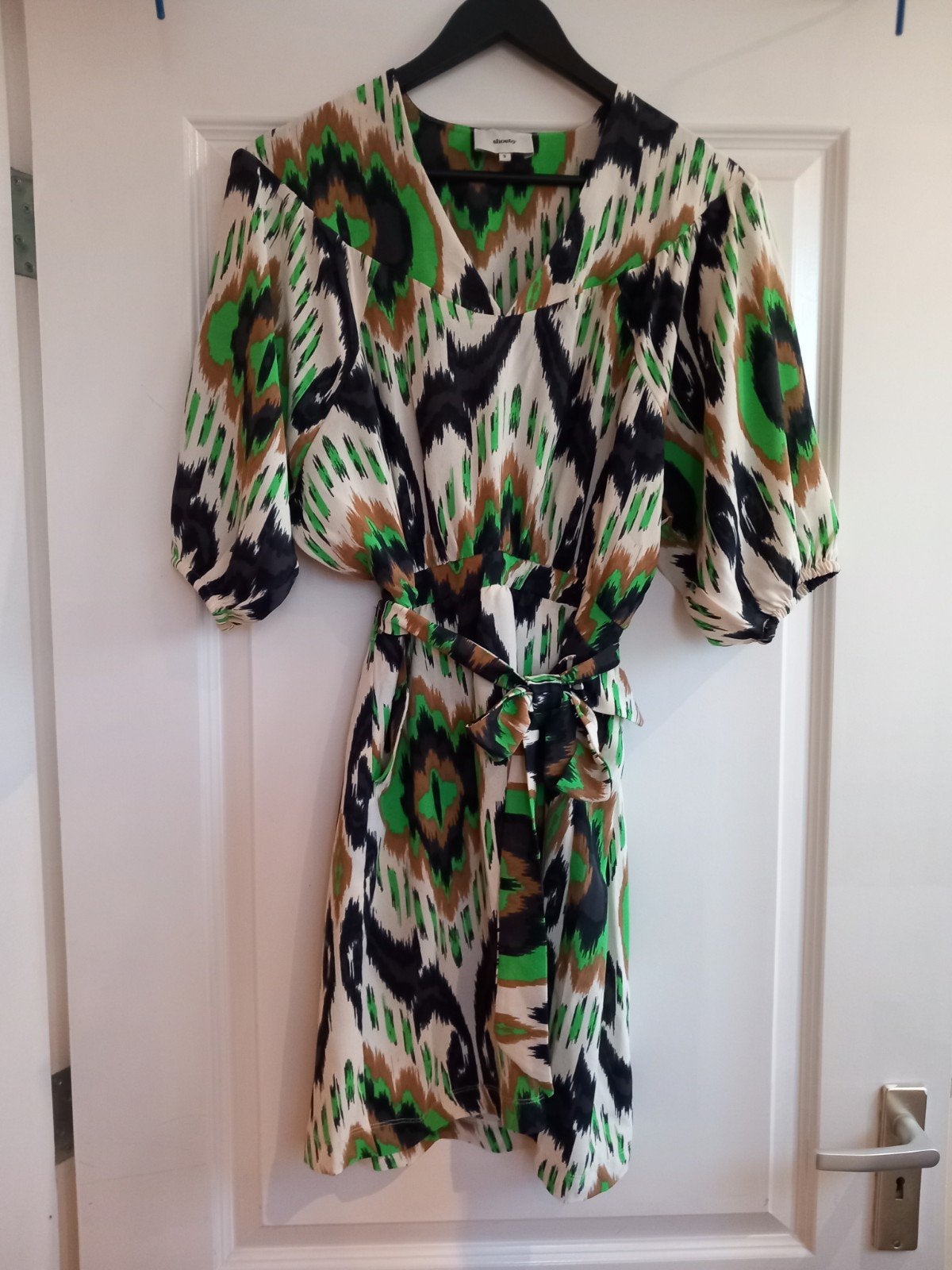 Shoeby jurk met print groen / wit maat S, Kleding | Dames, Meerkleurig, Ophalen of Verzenden, Zo goed als nieuw, Knielengte
