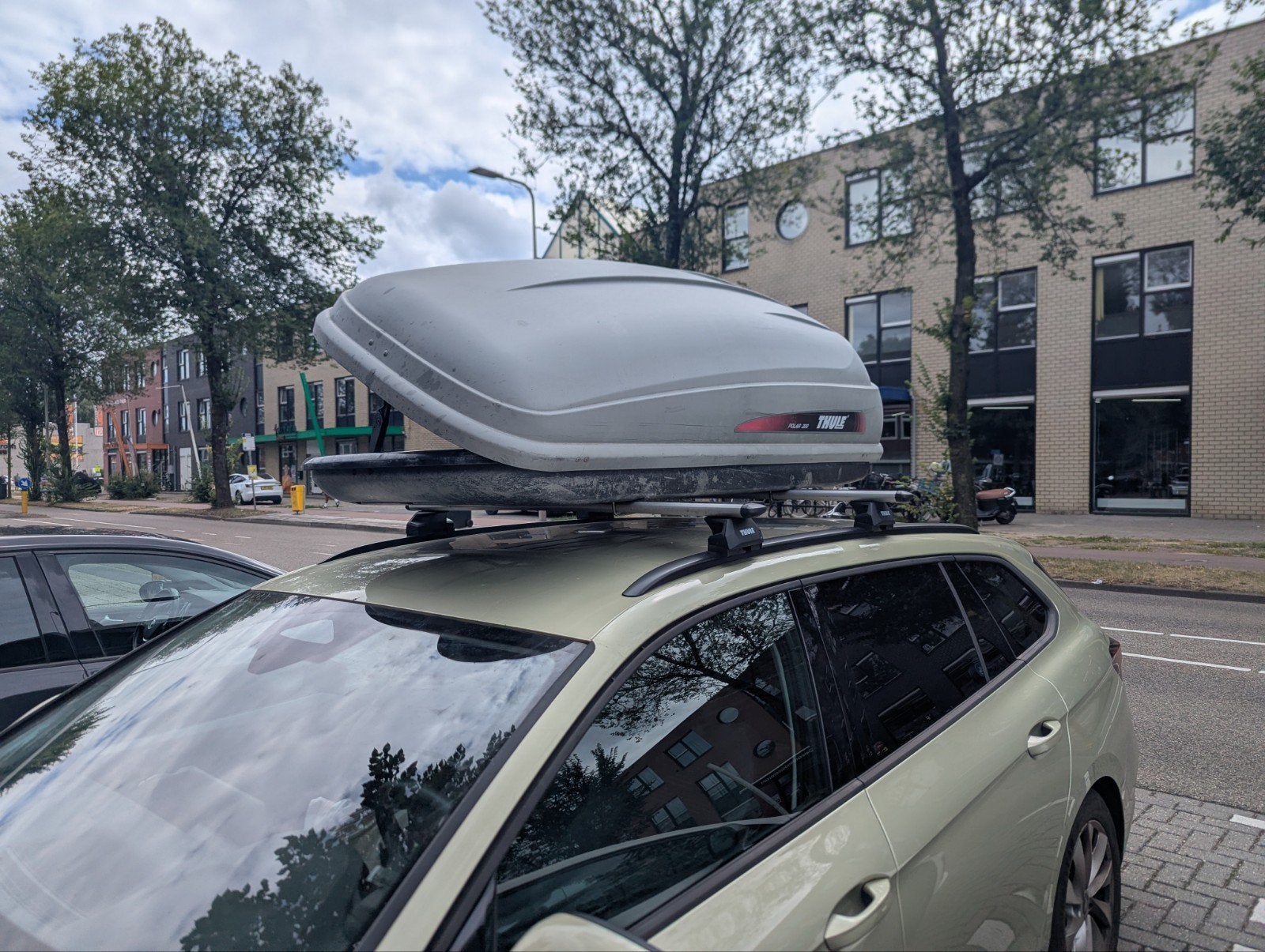 Te huur: Thule Polar 200 dakkoffer, Auto diversen, Dakkoffers, Ophalen