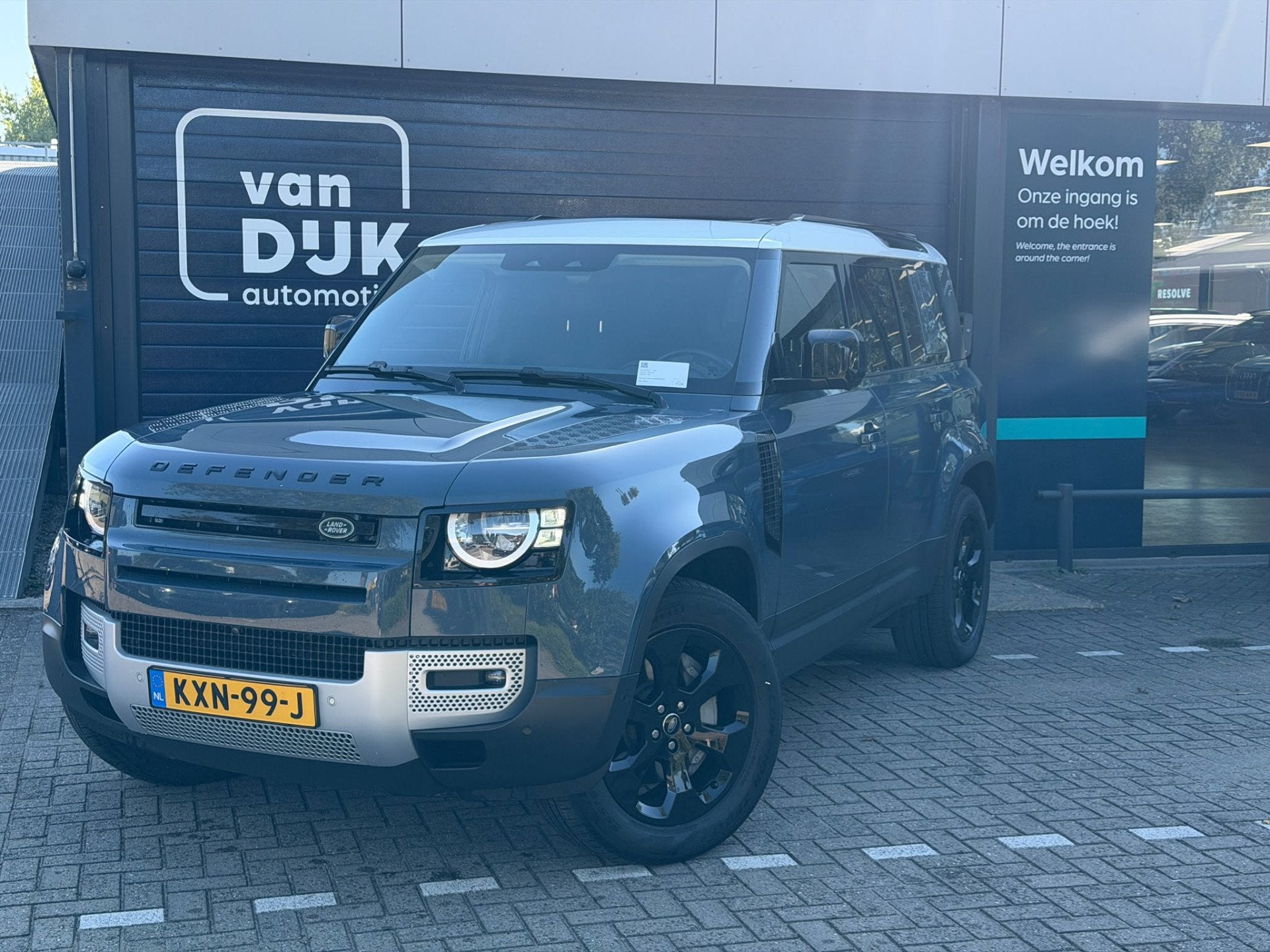 Land Rover Defender 110 2.0 P400e 110 S Trekhaak Panoramadak, Auto's, Automaat, 404 pk, Gebruikt, 4 cilinders