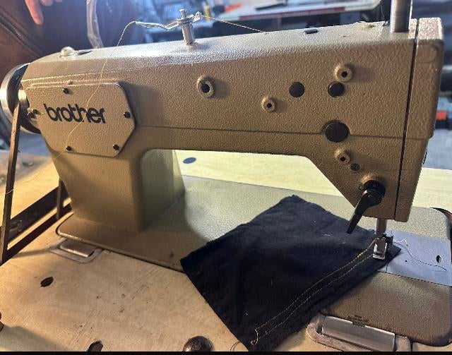 Brother industriële naaimachine, Hobby en Vrije tijd, Naaimachines en Toebehoren, Gebruikt, Ophalen of Verzenden, Naaimachine