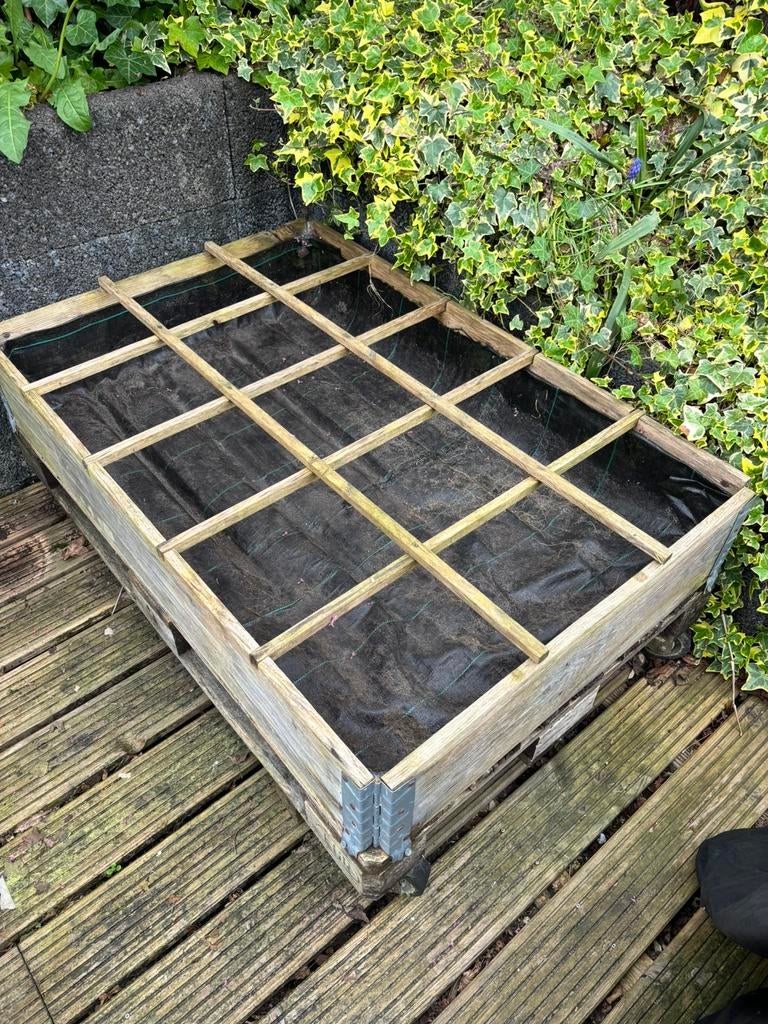 Moestuinbak op wielen, Ophalen, Zo goed als nieuw, Kweekbak
