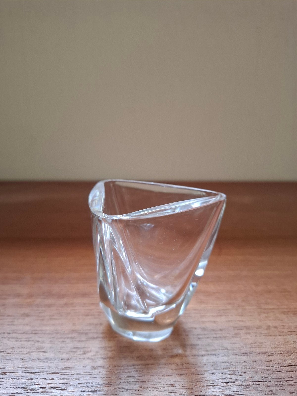 Decoratieve glazen schaal - modern design, Ophalen of Verzenden