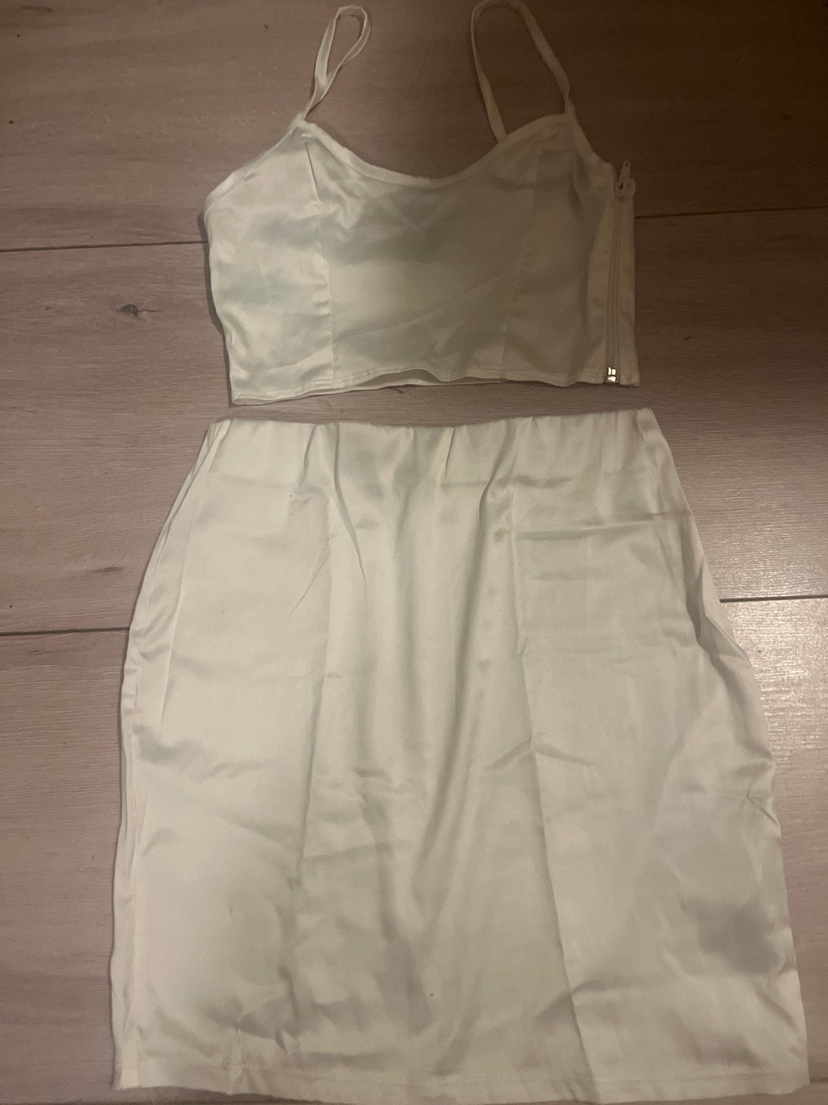 Witte satijnen tweedelige set - topje en rok, Kleding | Dames, Rokken, Wit, Ophalen of Verzenden, Zo goed als nieuw, Maat 36 (S)