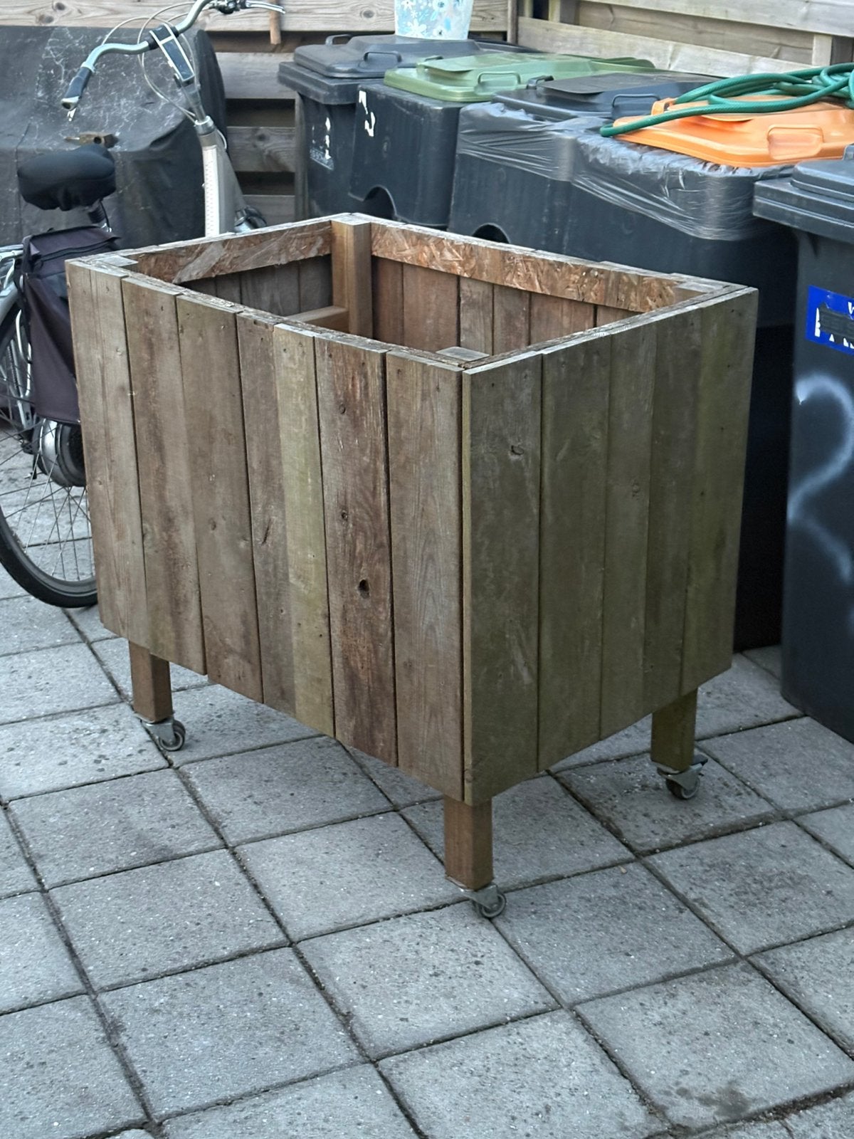 Plantenbak, Tuin en Terras, Bloembakken en Plantenbakken, Ophalen, Vierkant, Zo goed als nieuw, 60 tot 100 cm