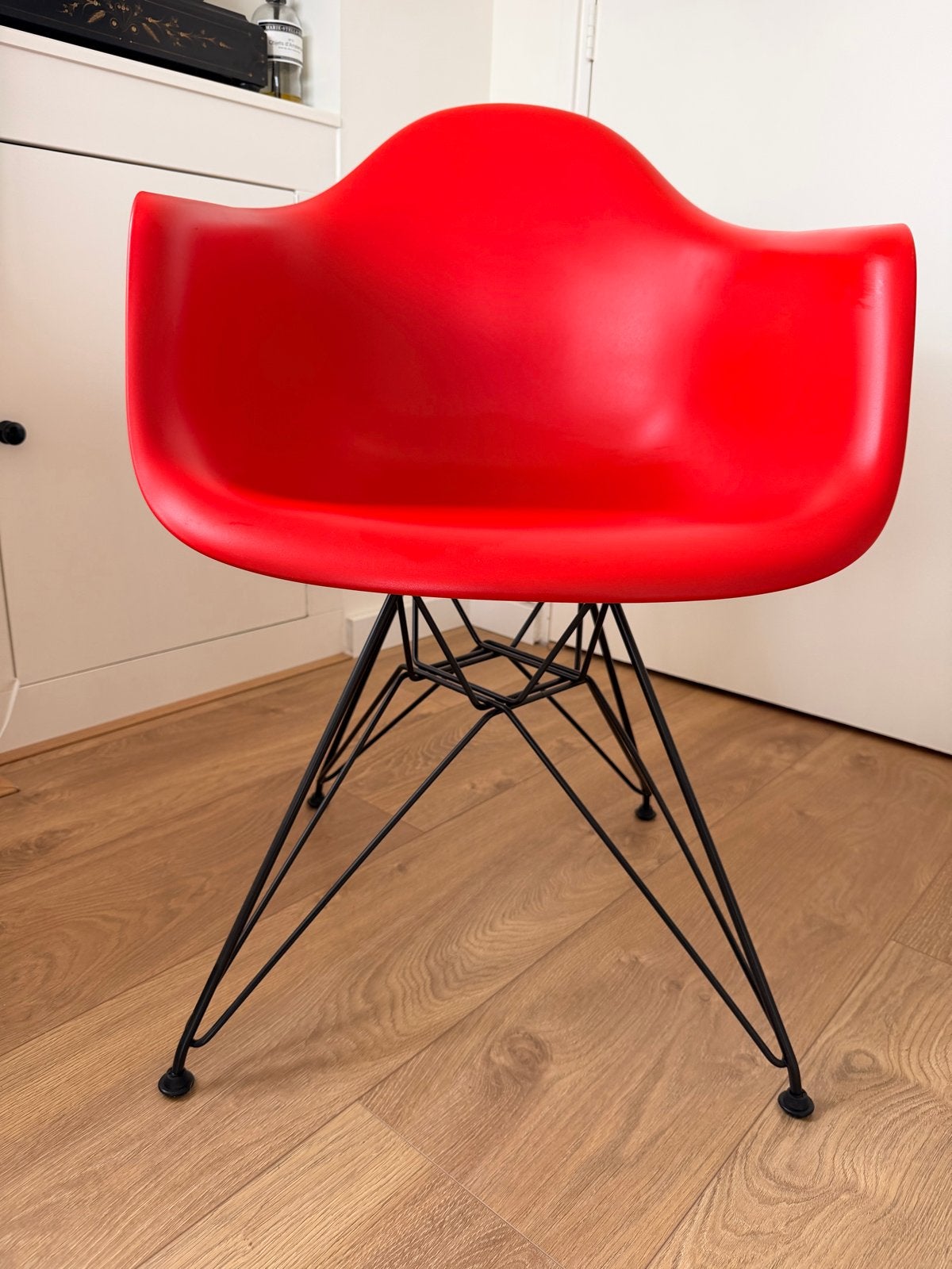 Vitra Eames Plastic Armchair DAW - Rood, Ophalen, Kunststof, Gebruikt, Eén