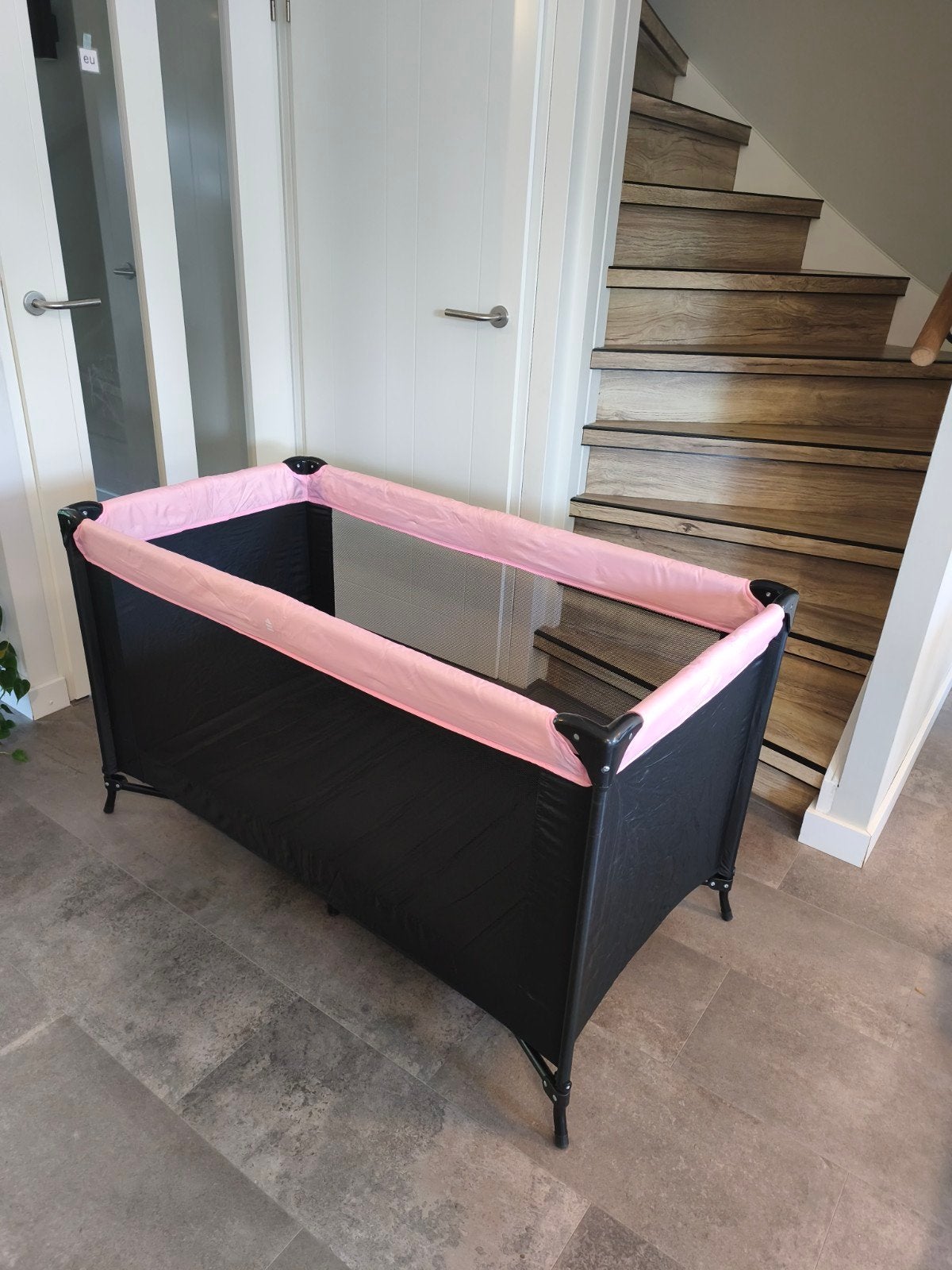Campingbedje - Roze/Zwart - Inklapbaar 60x120, Ophalen, Gebruikt, Minder dan 140 cm, Matras