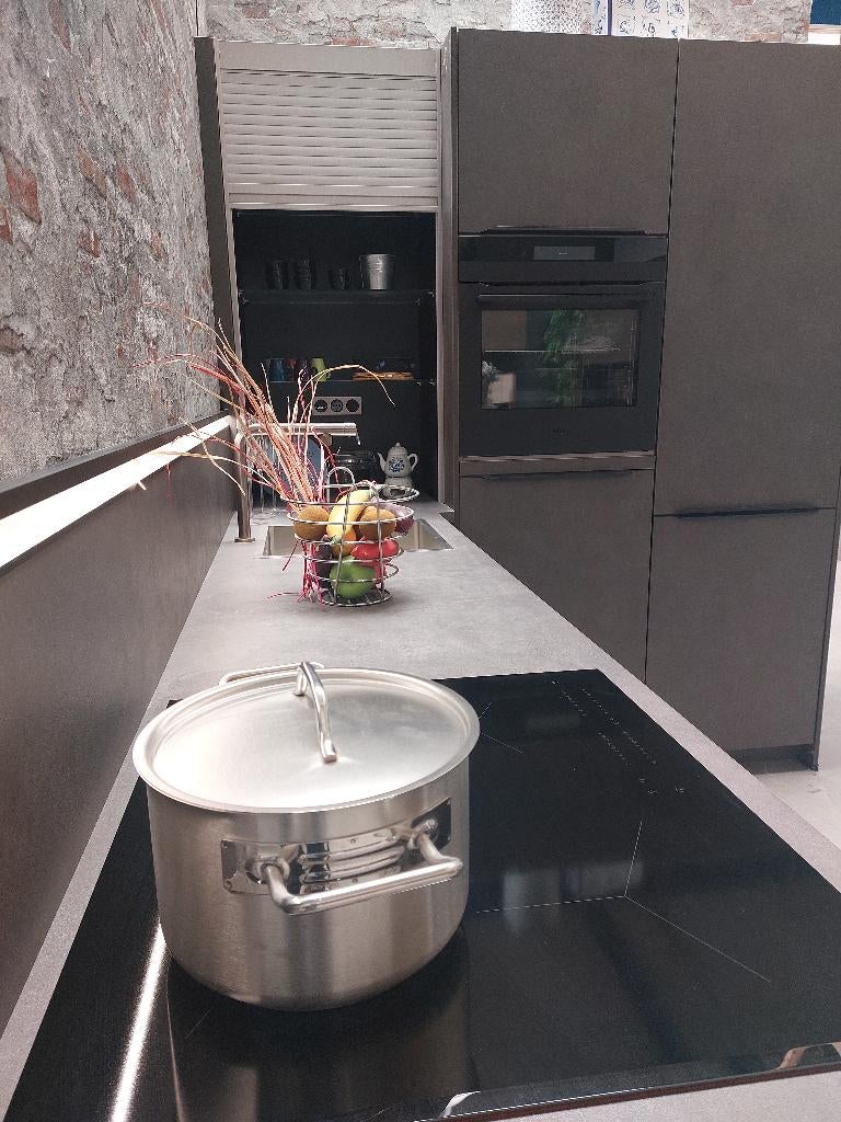 Nobilia showroom-keuken Terra grijs, Betonlook, 2,60x1,80m, Ophalen, Nieuw, 200 cm of meer, Minder dan 100 cm