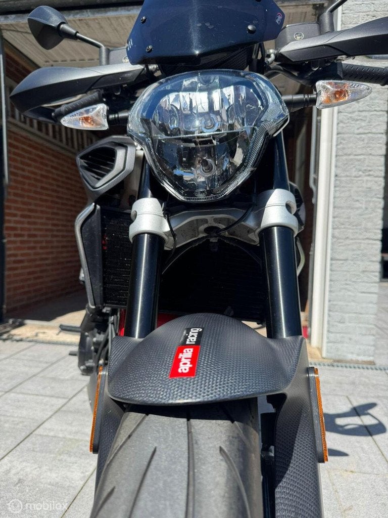 Unieke Aprilia Shiver 900 met Akrapovic en carbon kappen, Motoren, Motoren | Aprilia, Via Michelangelo 1 Noale, Aprilia, Bedrijf