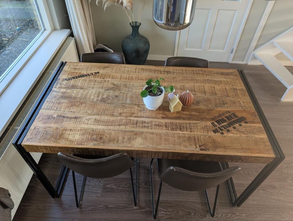 Industriële eettafel van mangohout en metaal, Huis en Inrichting, Tafels | Eettafels, Gebruikt, 50 tot 100 cm, 150 tot 200 cm