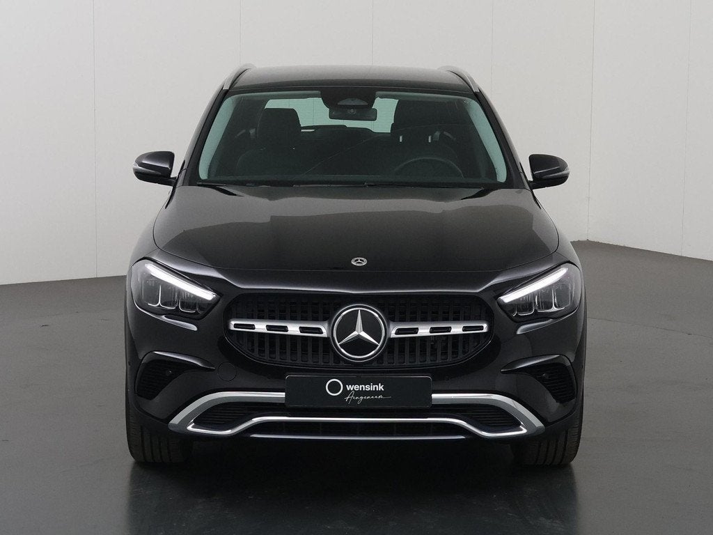 Mercedes-Benz GLA-klasse 250 e Luxury Line | Trekhaak | Verw, Auto's, Mercedes-Benz, 16 kWh, Leder en Stof, Zwart, Bedrijf