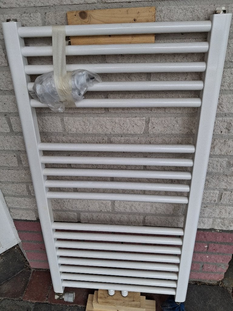 Handdoekradiator (kort gebruikt), Ophalen, 500 tot 800 watt, Radiator, Minder dan 60 cm