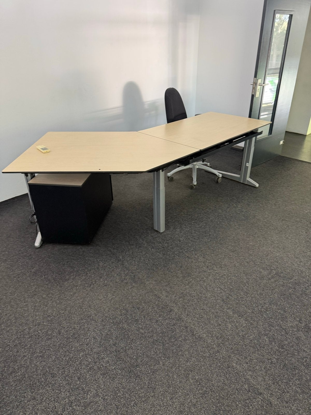 3x In hoogte verstelbaar bureau met volkern blad, Ophalen, Zit-sta bureau, Gebruikt, In hoogte verstelbaar
