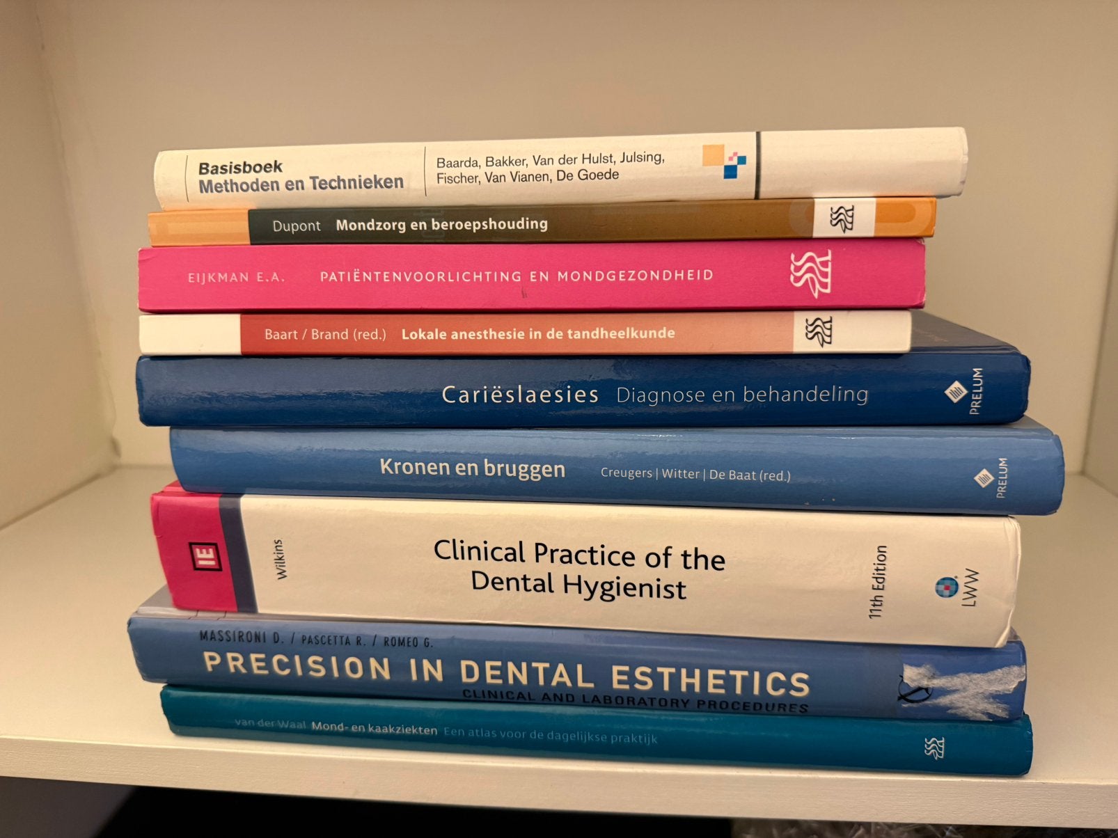 Verschillende boeken Mondzorgkunde, Ophalen, Beta, Zo goed als nieuw
