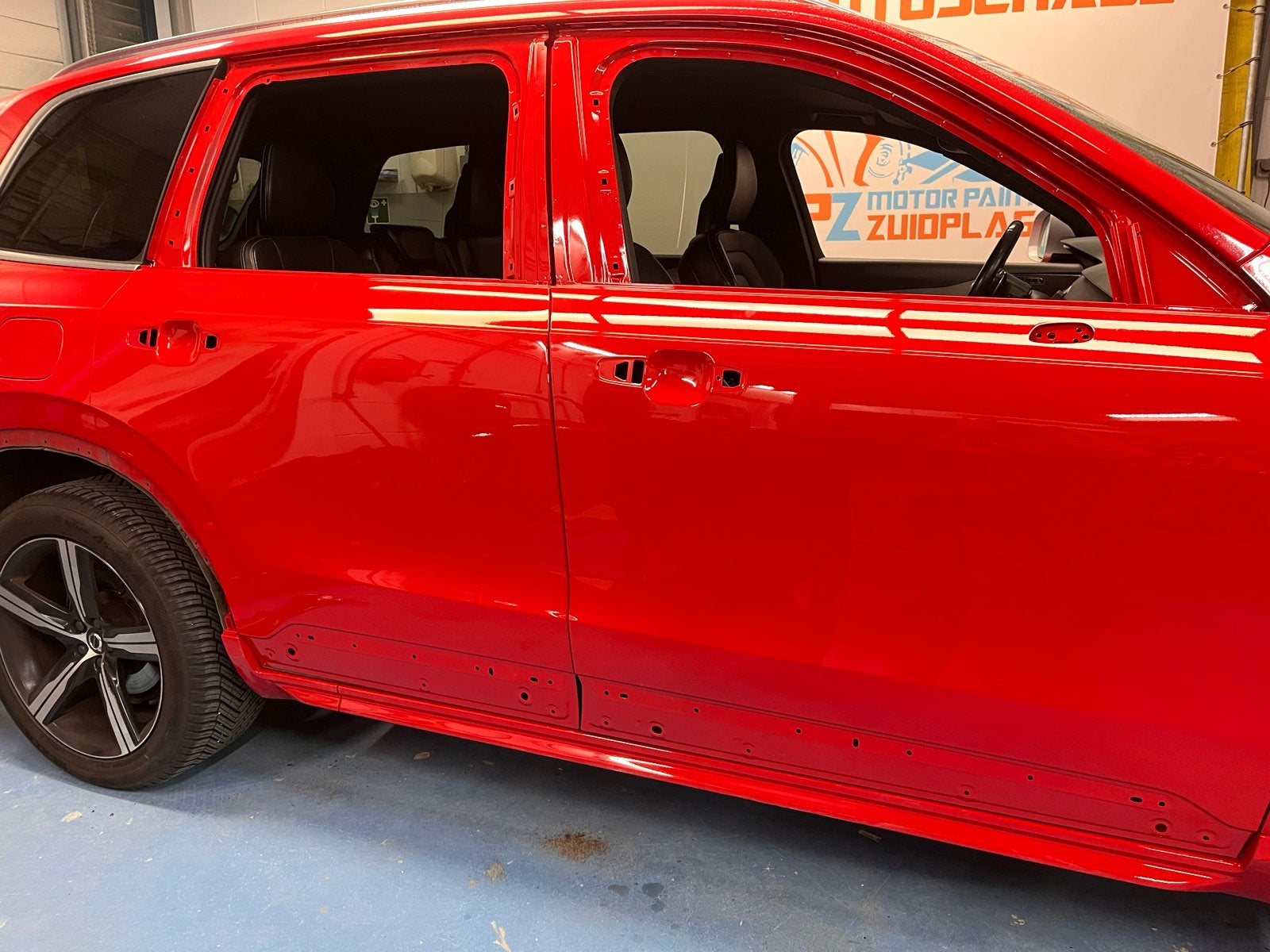 RV en RA Portier Volvo XC90 (2015+) Passion Red 612, Auto-onderdelen, Carrosserie en Plaatwerk, Gebruikt, Deur, Rechts, Ophalen of Verzenden
