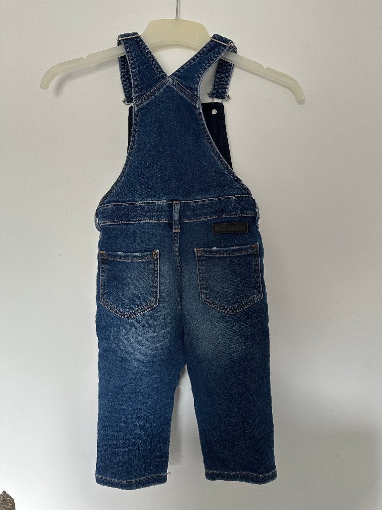 Super Leuke Diesel Spijker Tuinbroek (Maat M24/92) € 40,-, Kinderen en Baby's, Broek, Ophalen of Verzenden, Zo goed als nieuw