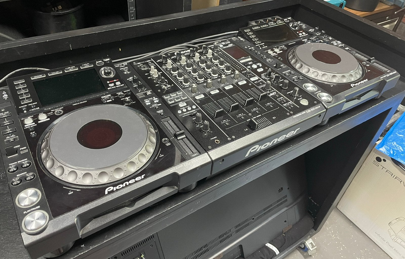 2x Pioneer CDJ2000 nxs 1x DJM900 en toebehoren, switch etc., Muziek en Instrumenten, Dj-sets en Draaitafels, Ophalen, Gebruikt
