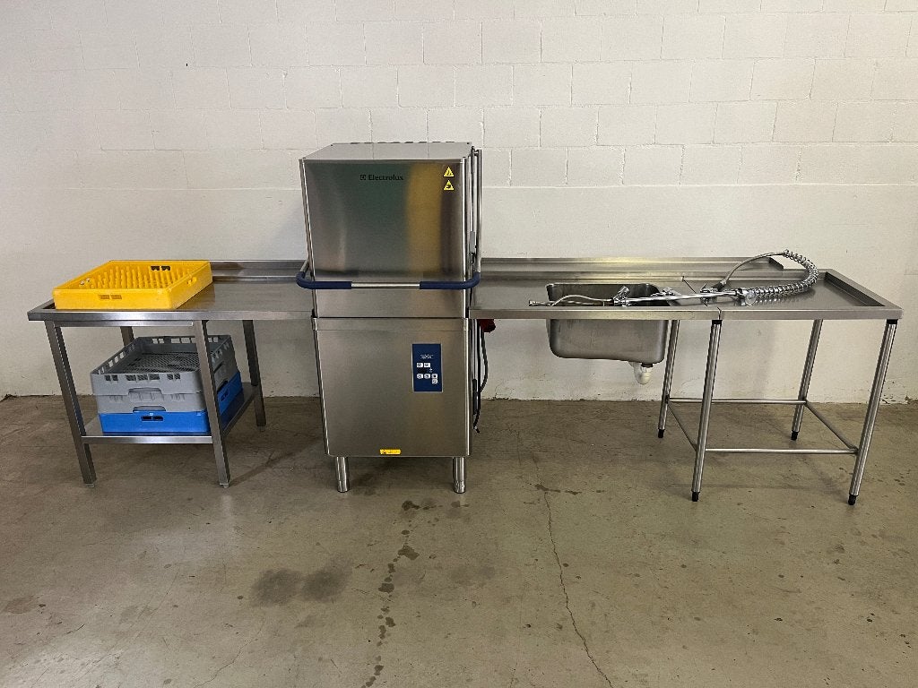KOOPJE professionele vaatwasser met aan en afvoertafel, Ophalen, Zo goed als nieuw, Vrijstaand, 60 cm of meer