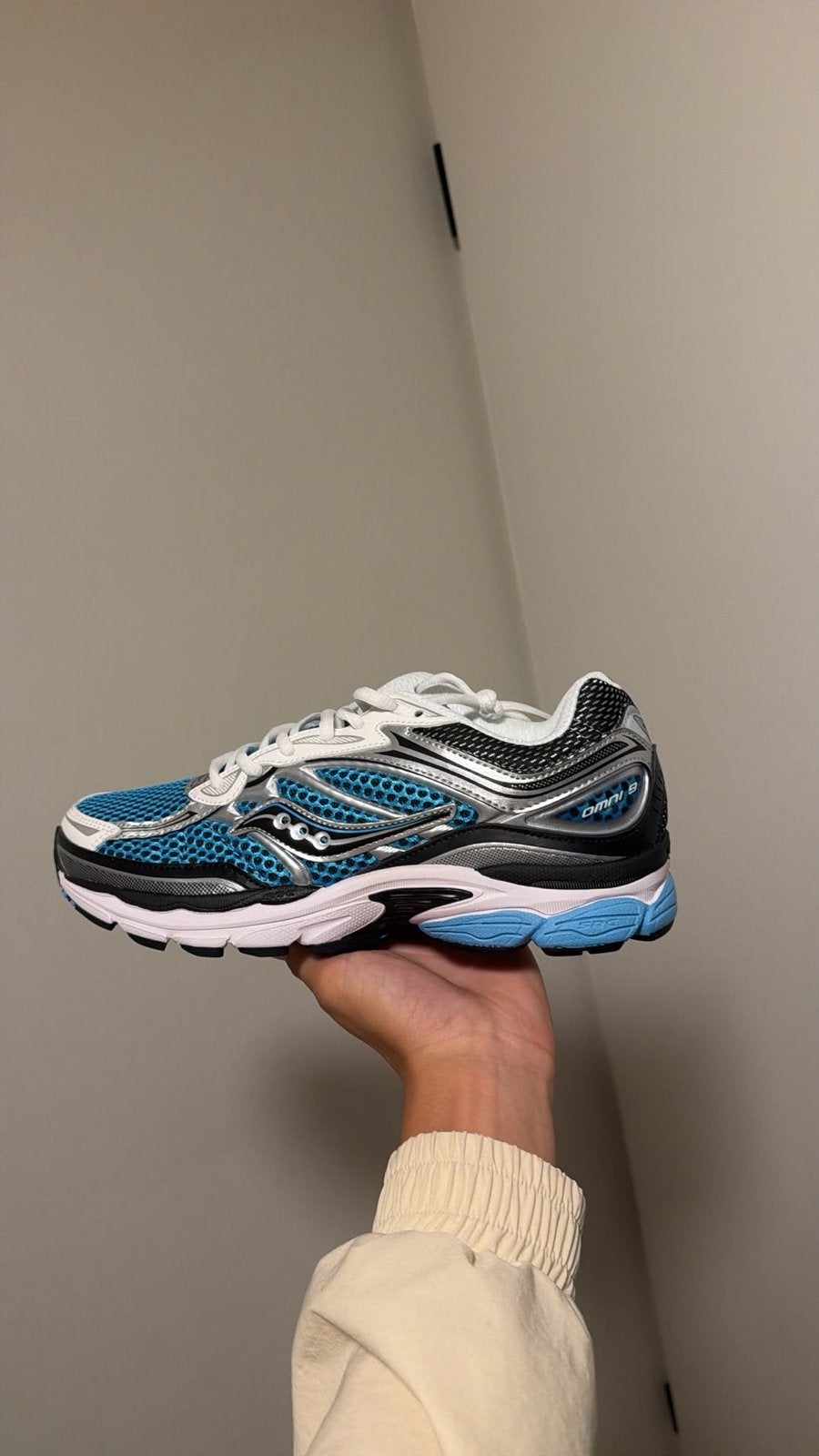 Saucony Pro Grid Omni 9 Blauw- Maat 44- Nieuw in doos, Kleding | Heren, Ophalen of Verzenden, Nieuw, Blauw, Sneakers of Gympen