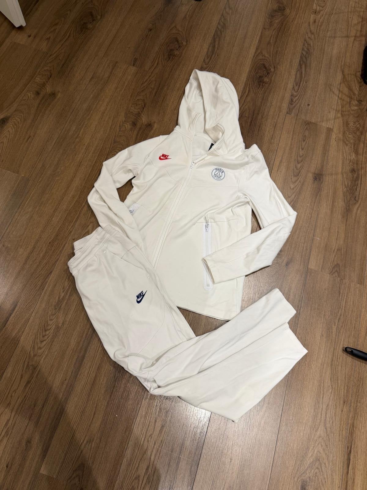 Origineel Nike PSG Trainingspak Maat S, Wit, Ophalen of Verzenden, Zo goed als nieuw, Algemeen