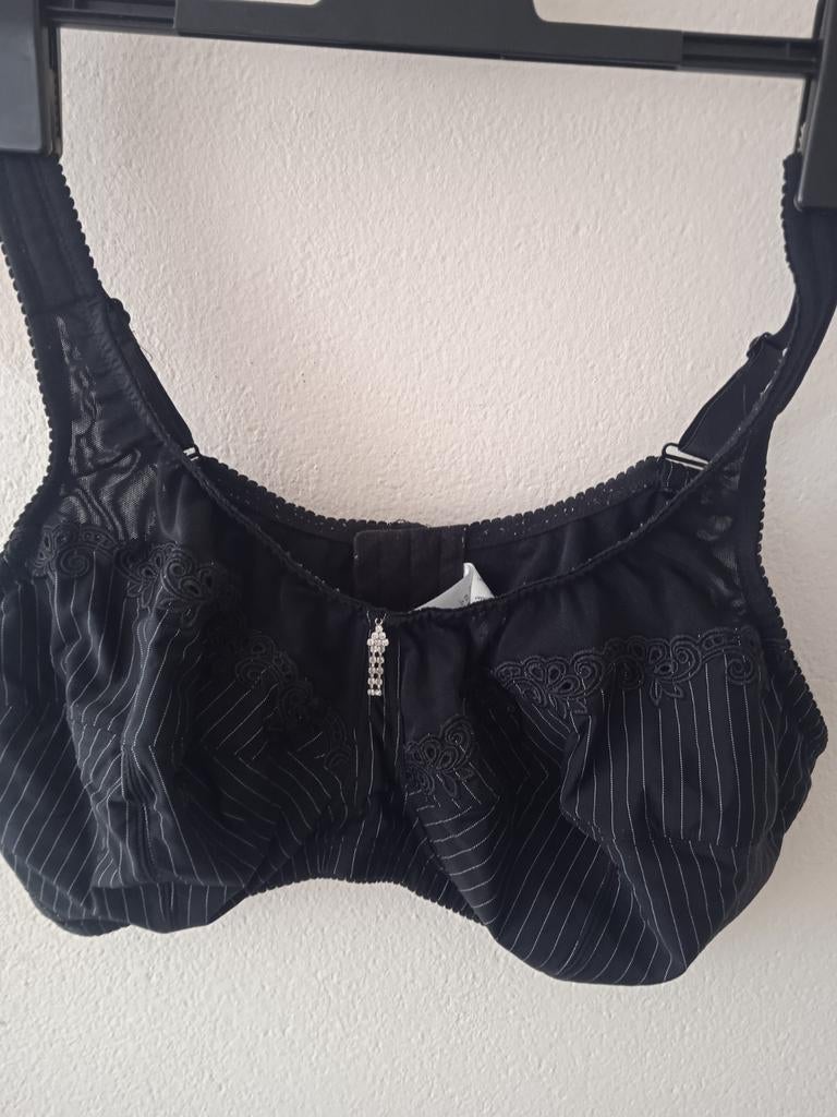 Ulla popken top bh 120 F duur merk 7,50, Ophalen of Verzenden, Zwart, BH
