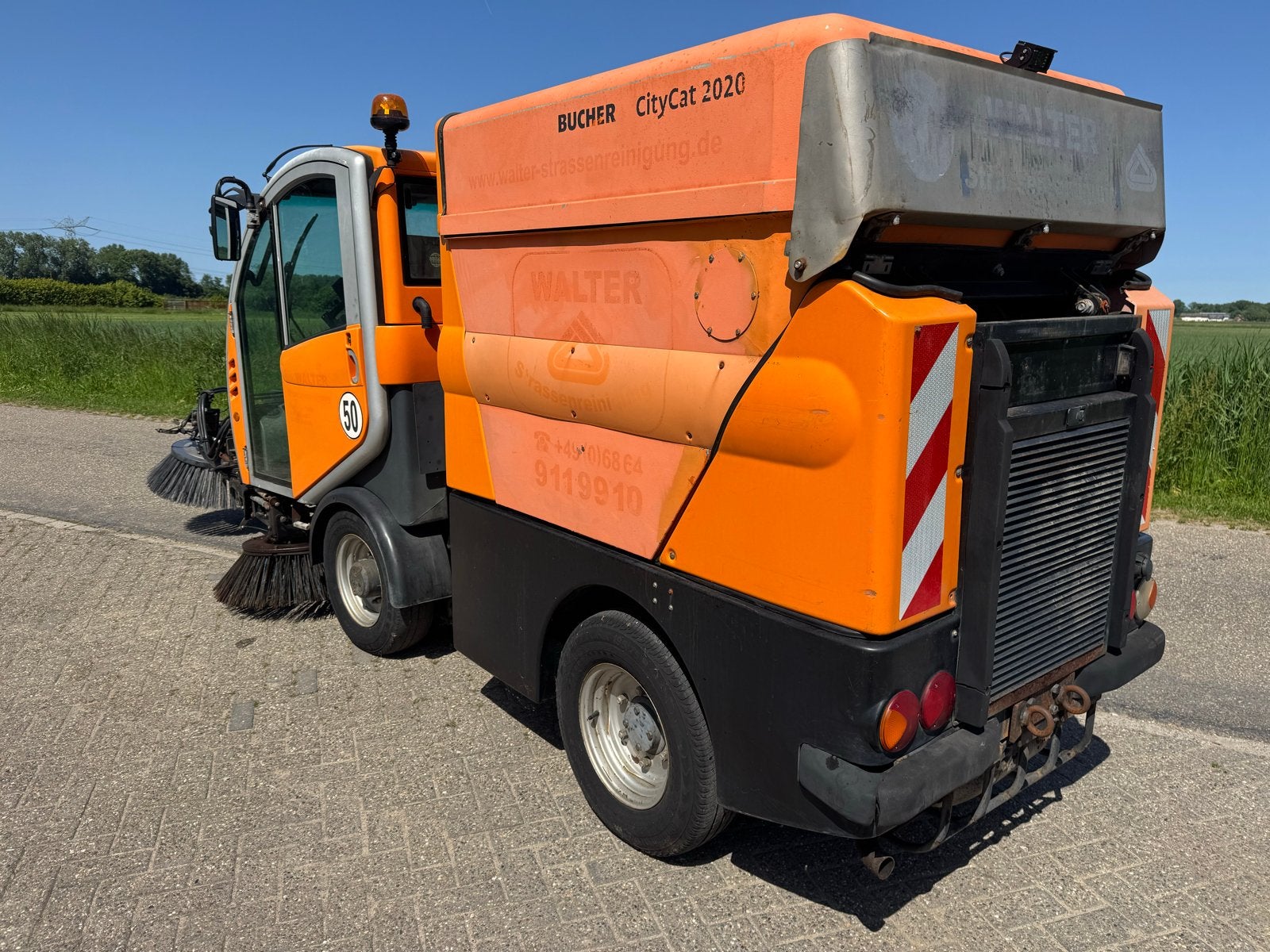 Bucher CityCat 2020 Veegmachine - Compact en Efficiënt, Ophalen
