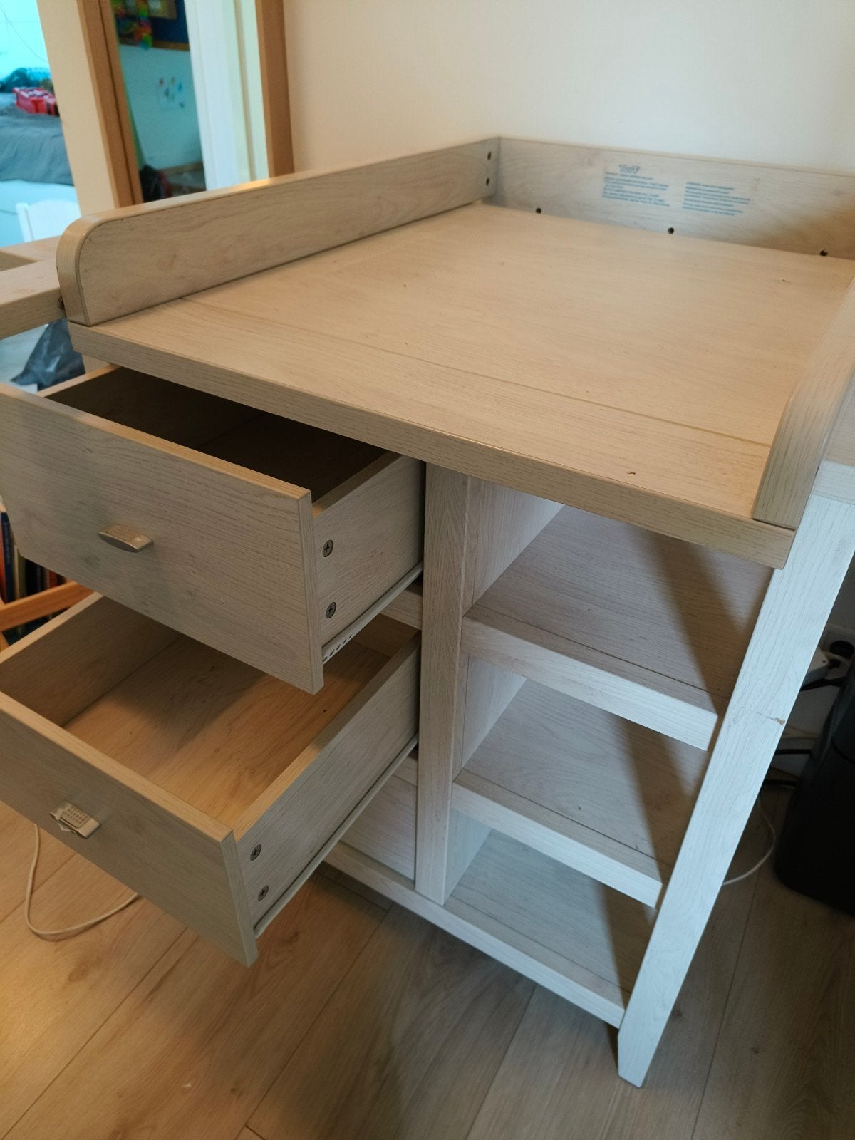 Complete babykamer: Commode en kast (licht hout), Ophalen, Gebruikt, 50 tot 70 cm, 75 tot 100 cm