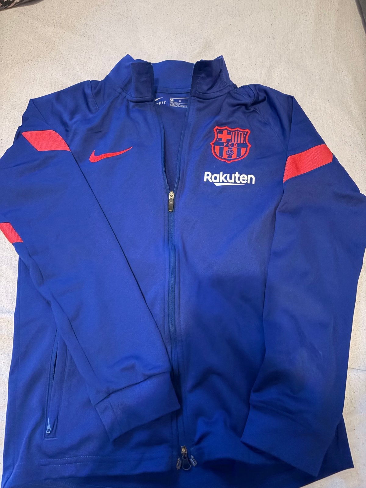 FC Barcelona Nike trainingsjack - Maat M (137-147 cm), Kinderen en Baby's, Kinderkleding | Maat 134, Ophalen of Verzenden, Zo goed als nieuw