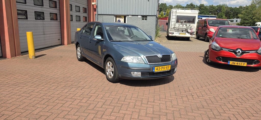 Skoda Octavia 1.6 FSI Elegance, Auto's, Voorwielaandrijving, Gebruikt, 4 cilinders, 116 pk