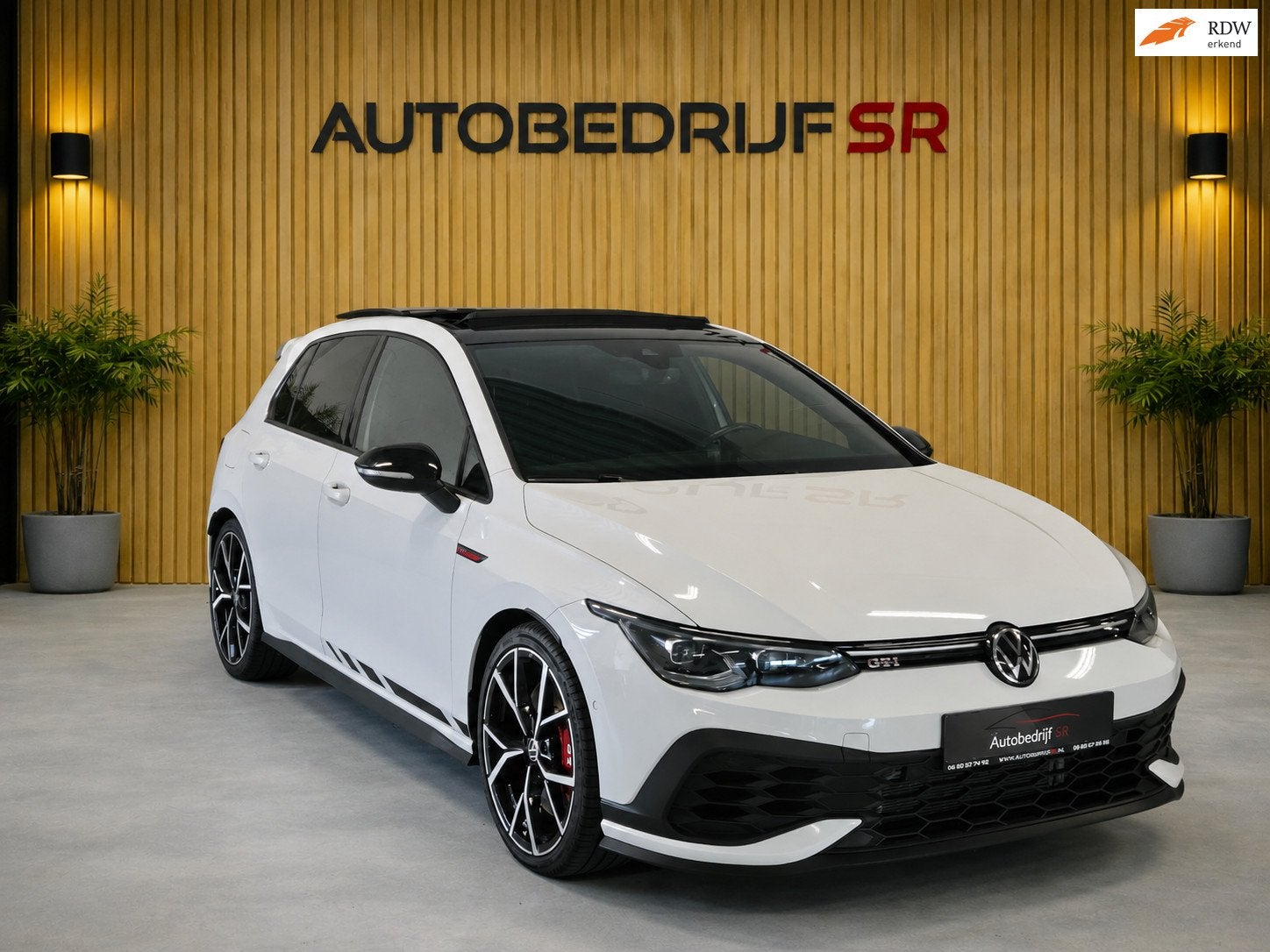 Volkswagen Golf 2.0 TSI GTI Clubsport|Panorama! Blackstyle!, Gebruikt, 4 cilinders, 1984 cc, Wit