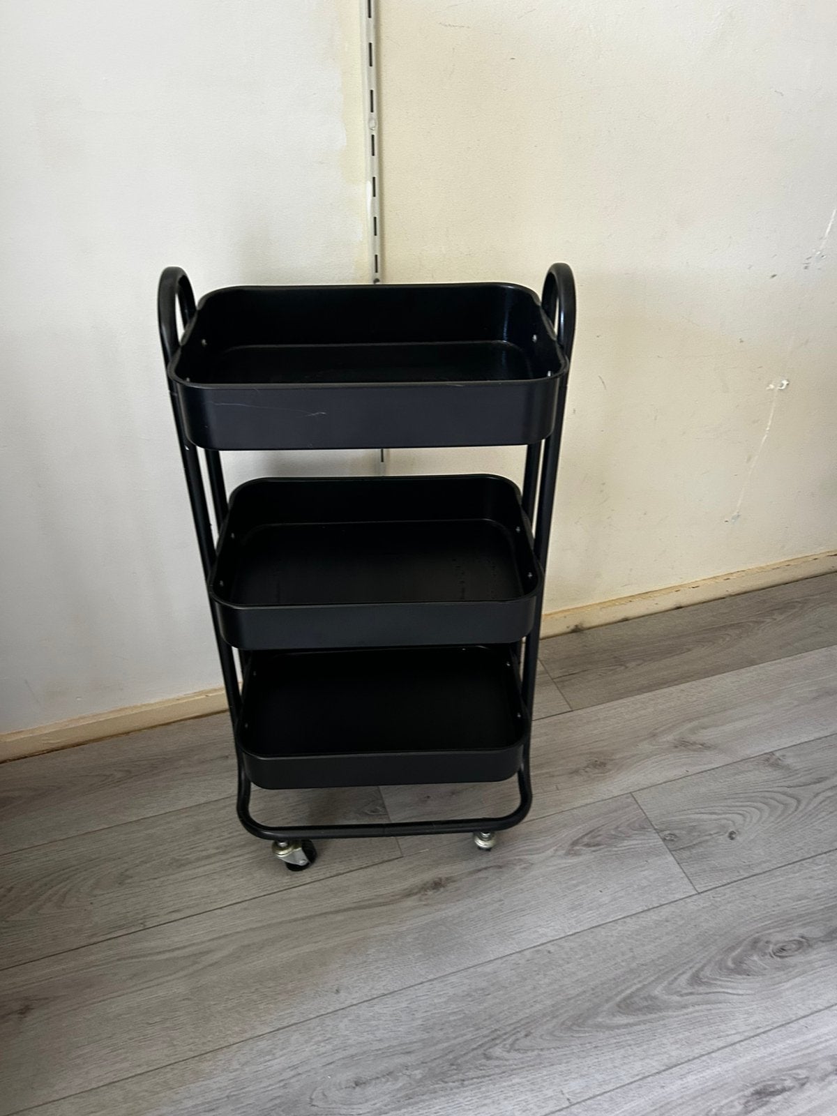 Zwarte Trolley, Ophalen, Zo goed als nieuw
