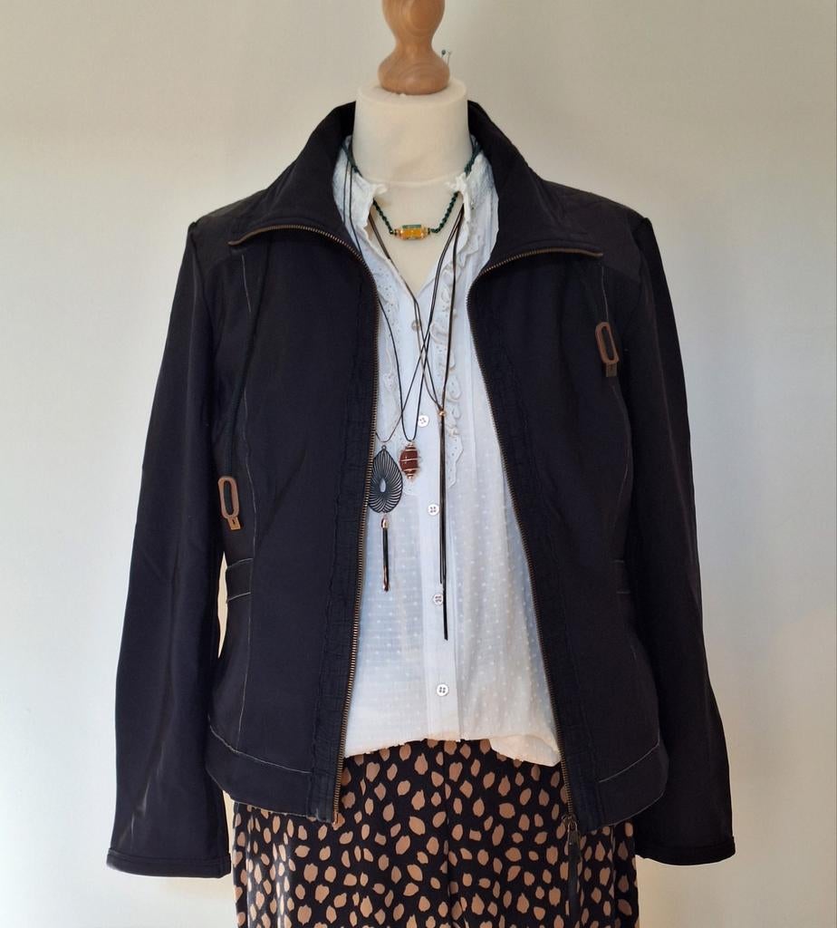 Marccain jasje tussenjas. In een perfecte staat., Kleding | Dames, Maat 38/40 (M), Zwart, Ophalen of Verzenden, Zo goed als nieuw