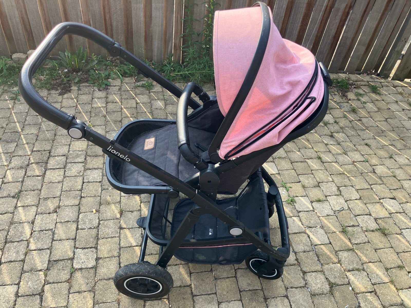 Lionelo kinderwagen Roze - Gebruikt, Kinderen en Baby's, Kinderwagens en Combinaties, Gebruikt, Combiwagen, Overige merken, Ophalen