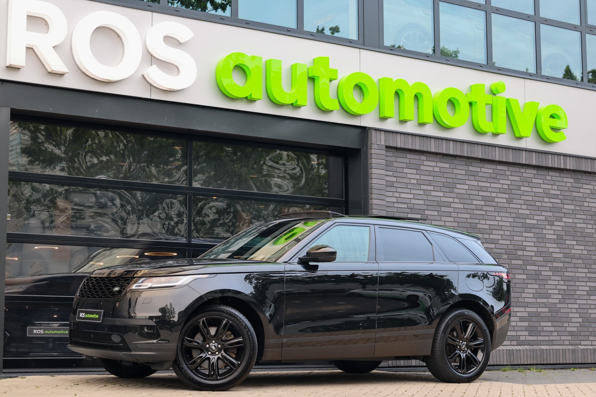 Land Rover Range Rover Velar 2.0 P400e | PANO | MERIDIAN SUR, Auto's, Automaat, 4 cilinders, 2000 kg, Zwart