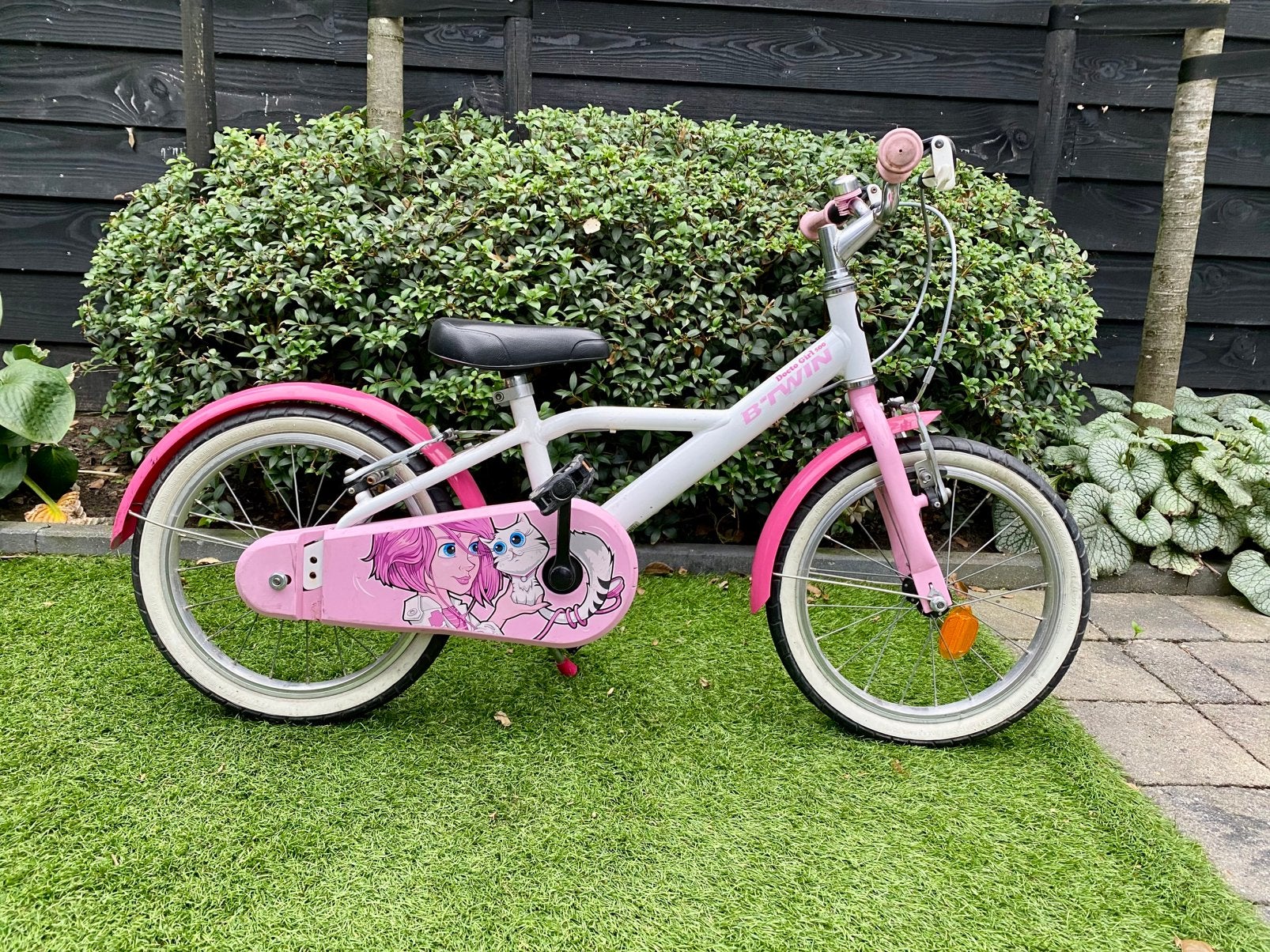 Btwin kinderfiets 16 inch roze/wit, Fietsen en Brommers, Ophalen, Zo goed als nieuw, Trommelrem, 16 tot 20 inch
