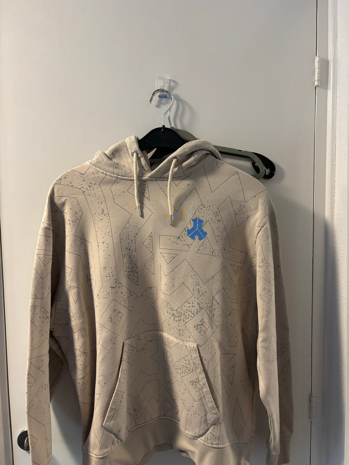 Q-dance Defqon.1 Hoodie Beige met Print, Ophalen of Verzenden, Gedragen