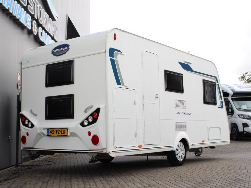 Caravelair Alba 466 stapelbed met voortent, Dwarsbed, Schokbreker, Bedrijf, Treinzit