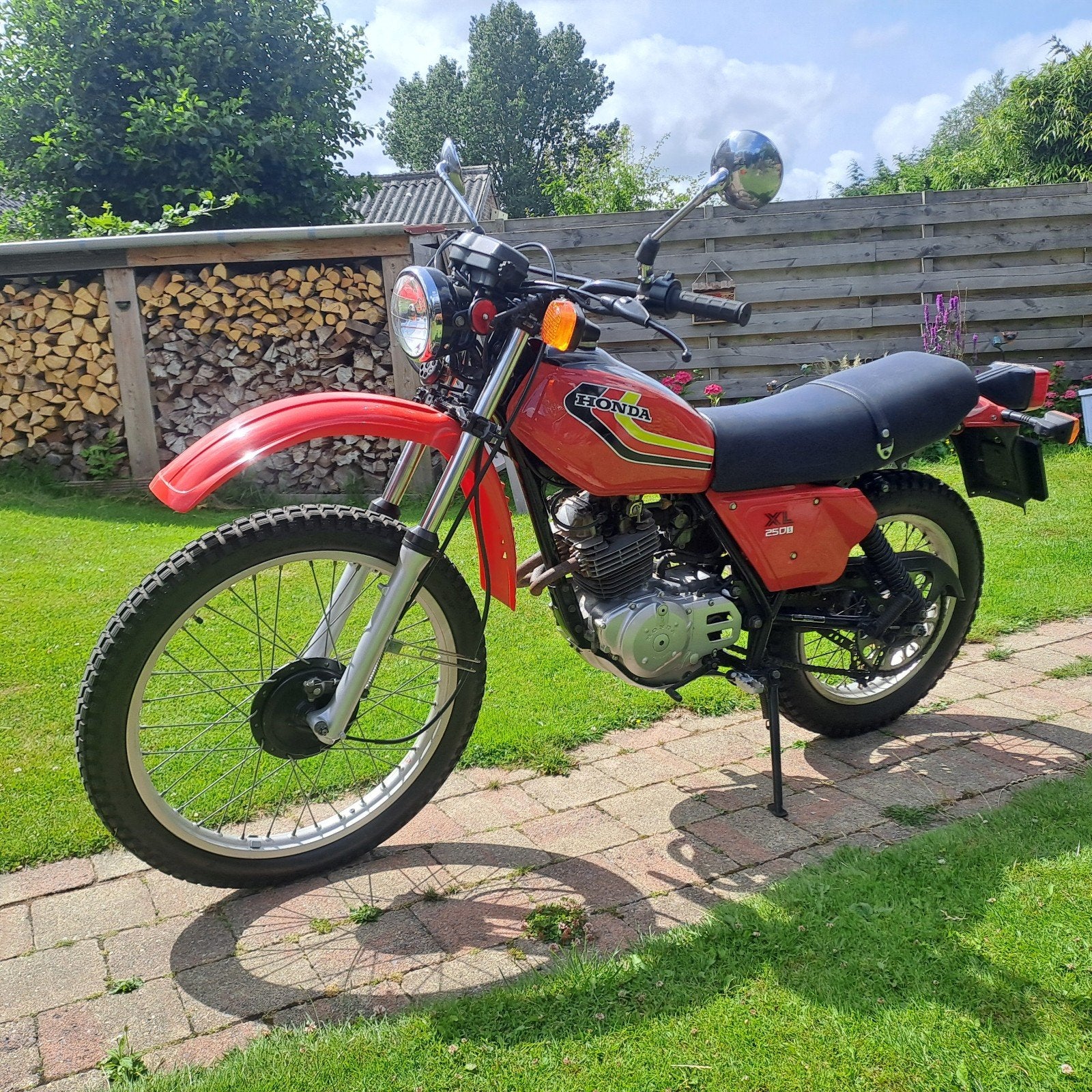Honda XL 250R Enduro en een classic racer Honda CB 125 Twin, Motoren, Gebruikt, Enduro, Minimaal motorrijbewijs A2, Handgeschakeld