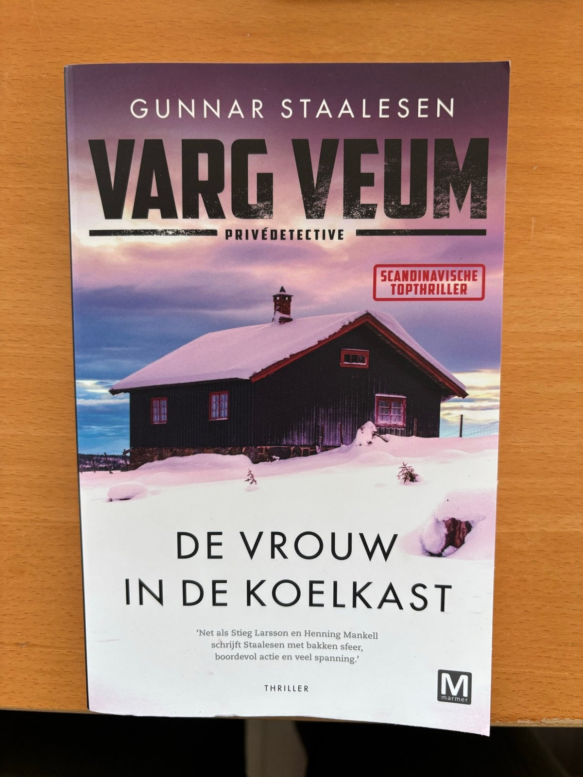 Varg Veum: De Vrouw in de Koelkast - Gunnar Staalesen, Boeken, Ophalen of Verzenden, Zo goed als nieuw, Scandinavië