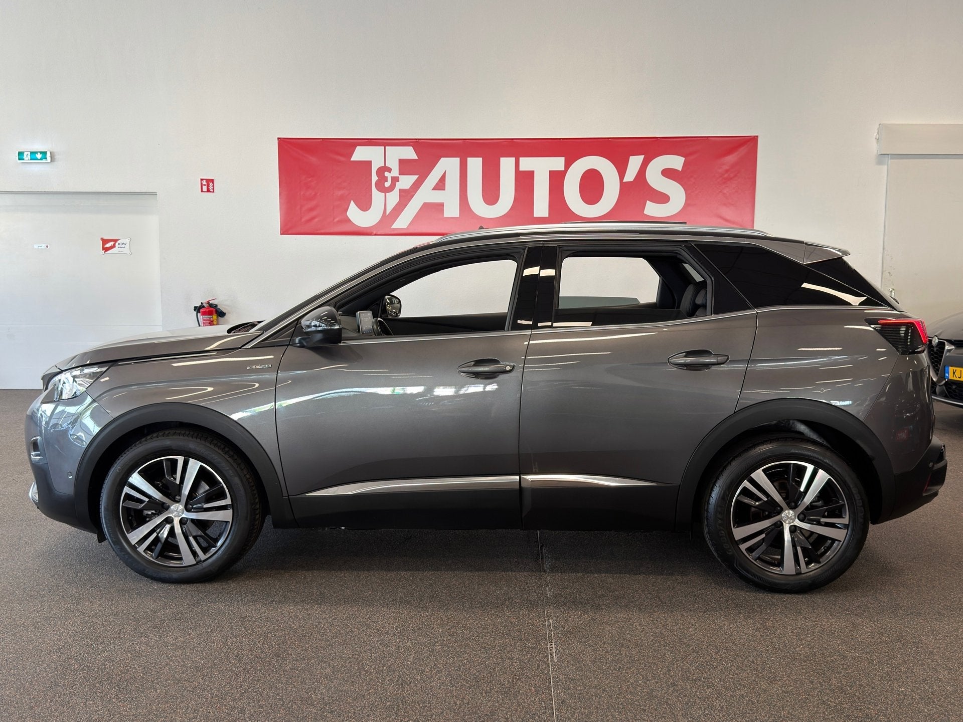 Peugeot 3008 1.2 PureTech GT Line, Gebruikt, 1199 cc, Met garantie (alle), Leder en Stof