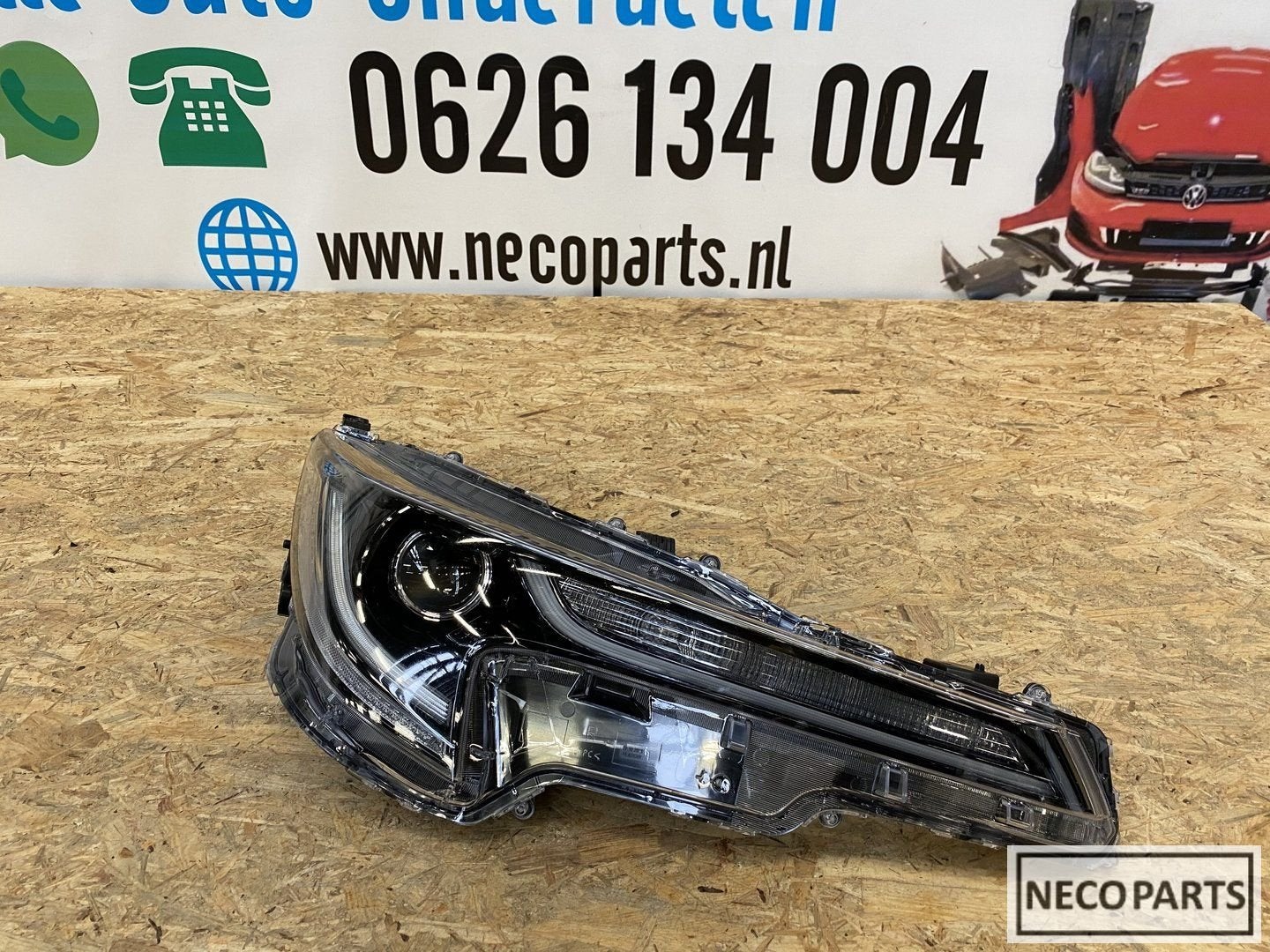 Toyota Corolla led koplamp rechts 81110-02S70 origineel, Auto-onderdelen, Verlichting, Gebruikt, -, -, Ophalen of Verzenden