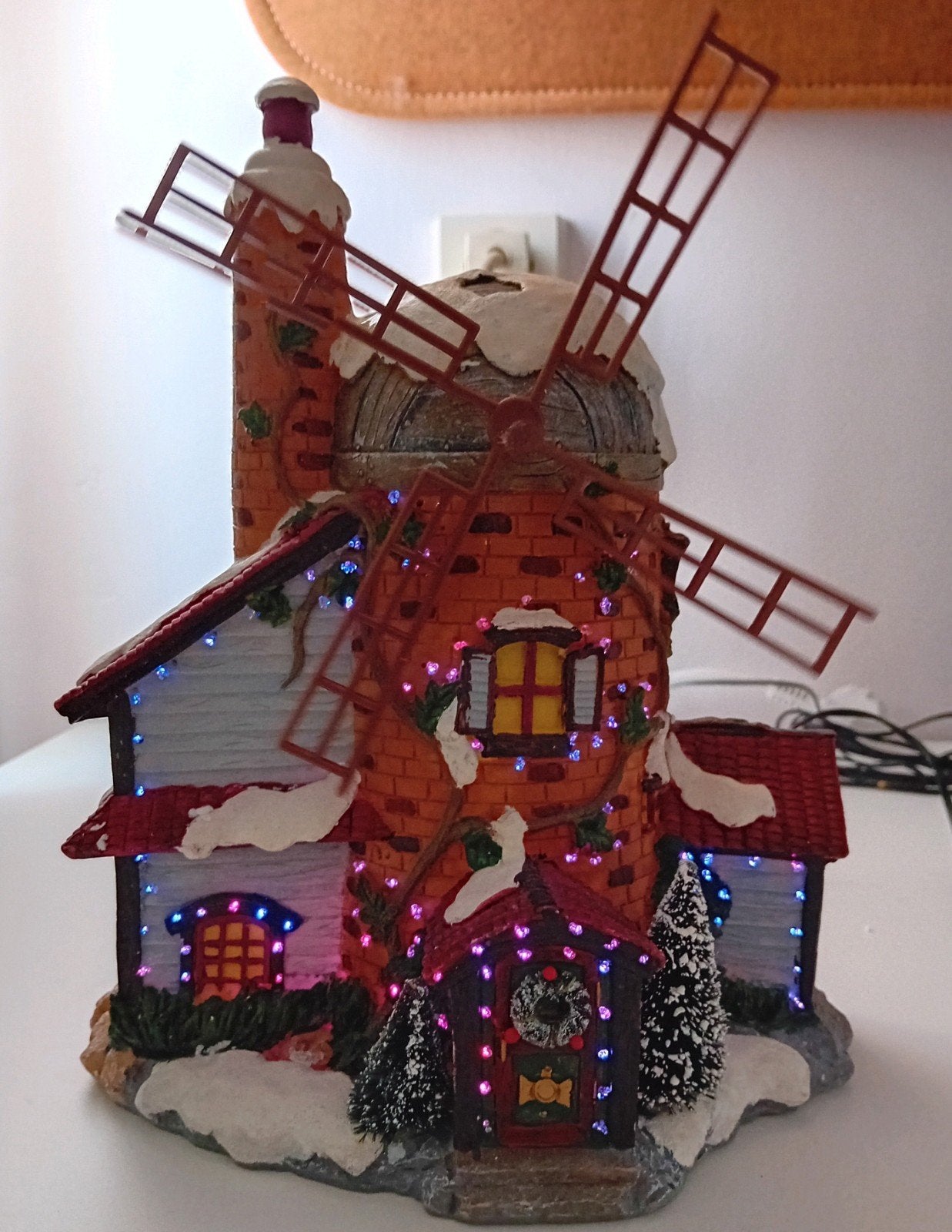 Mooie Dickensville molen. draaiende wieken en verlichting, Diversen, Kerst, Ophalen of Verzenden, Nieuw