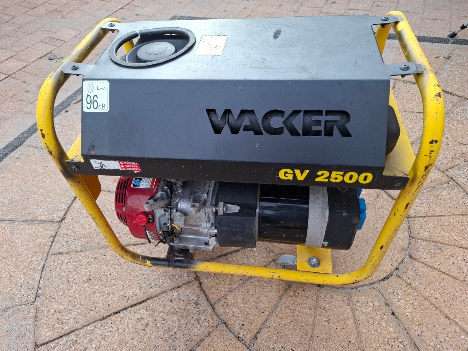 Benzine Aggregaat Wacker GV 2500, Ophalen