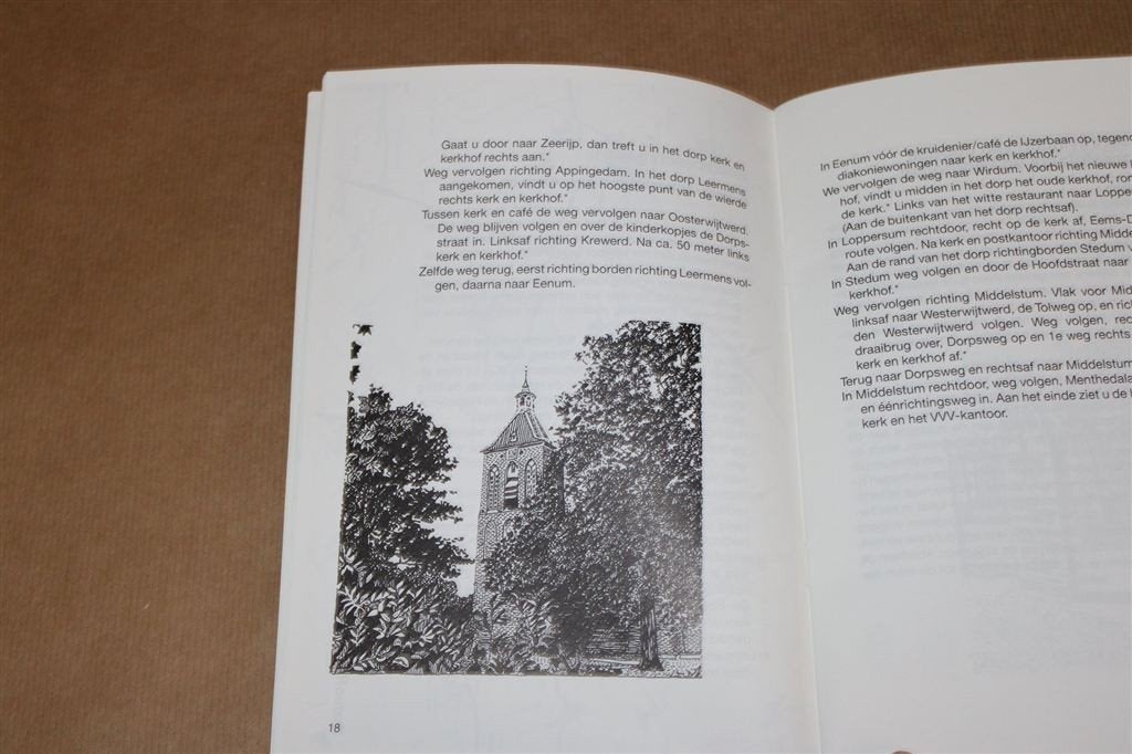 Langs oude monumentale Groninger kerkhofjes., Ophalen of Verzenden, Gelezen