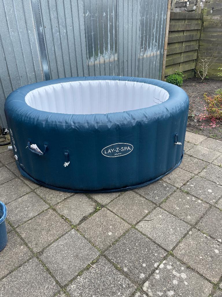 Bubbelbad lay-z-Spa Milan, Ophalen of Verzenden, Zo goed als nieuw, Filter, Opblaasbaar