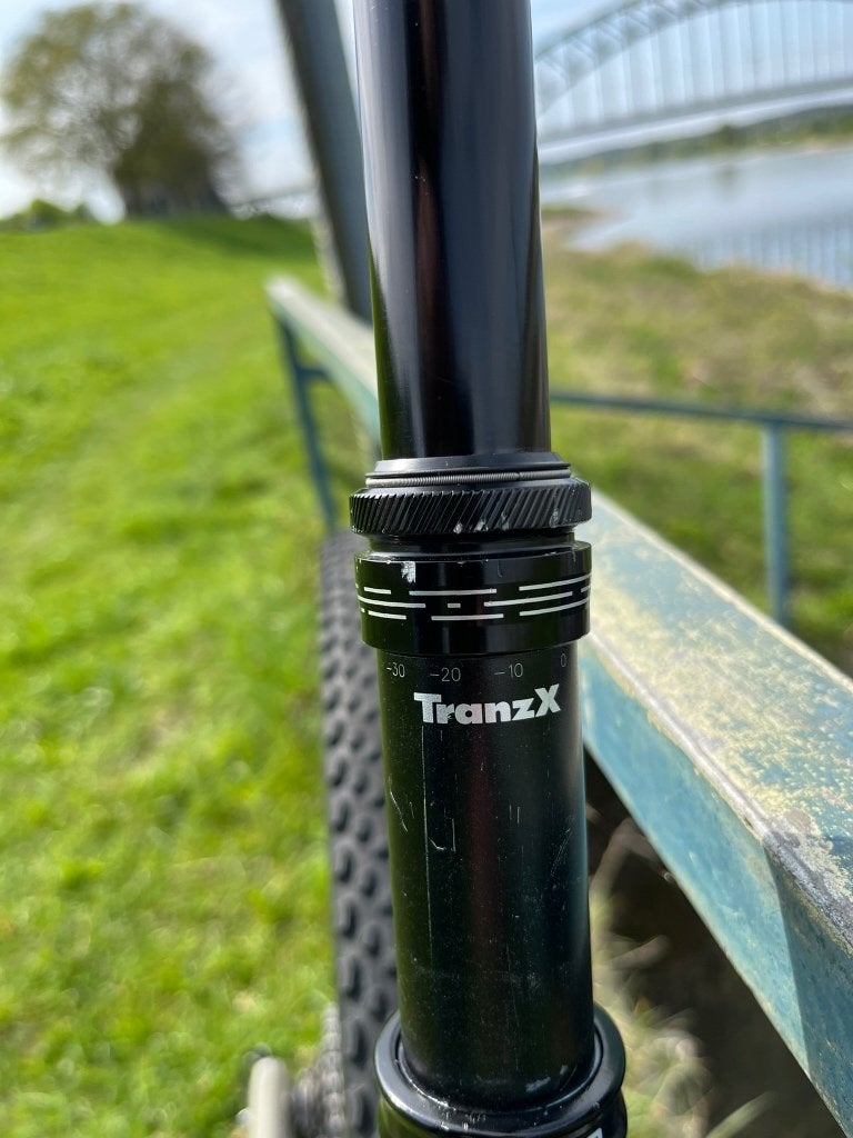 Foto 6 van Kona Honzo XL 2022 Mountainbike - Zo goed als nieuw