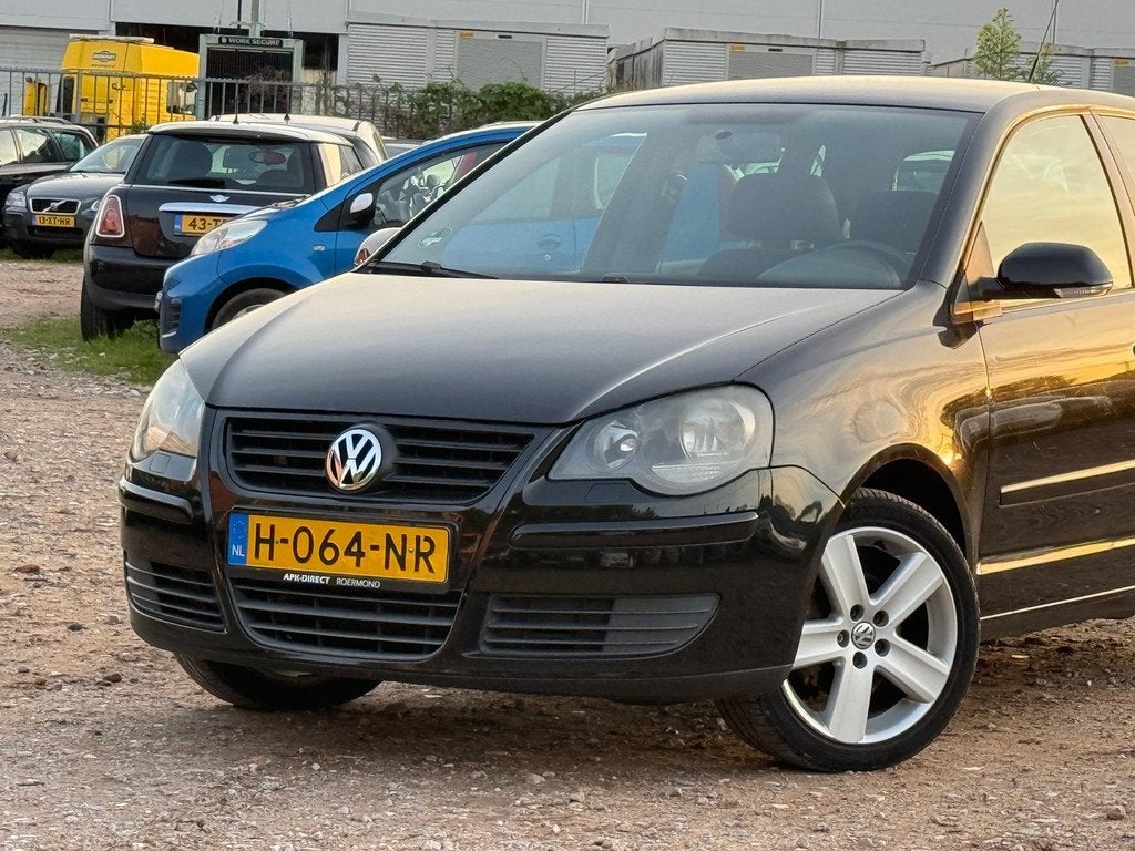 Volkswagen Polo 1.2-12V Trendline/ BLACK EDITION, Voorwielaandrijving, 540 kg, 1198 cc, Zwart