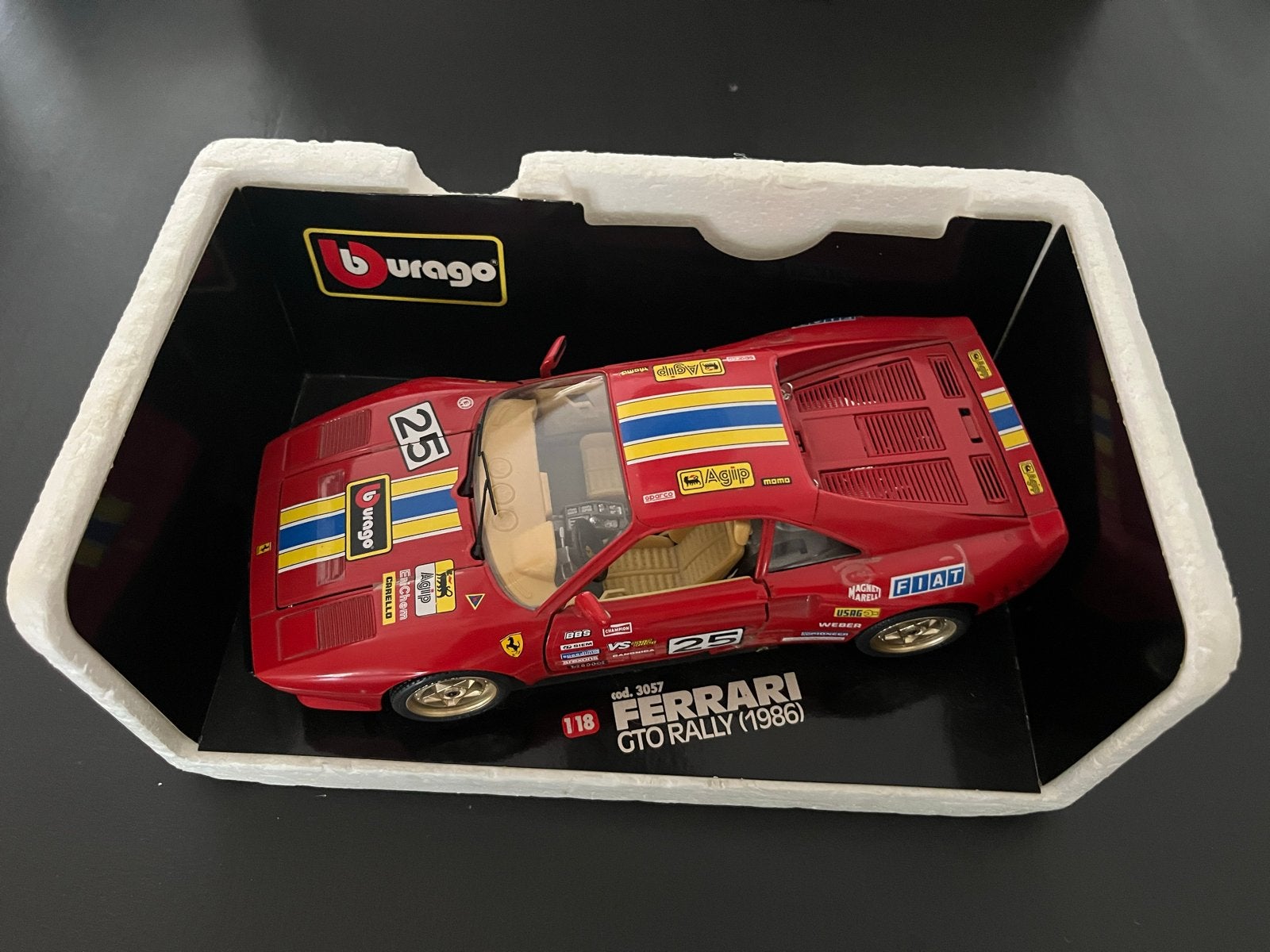 Burago Ferrari GTO Rally (1986) Schaalmodel, Kinderen en Baby's, Speelgoed | Speelgoedvoertuigen, Ophalen of Verzenden, Zo goed als nieuw
