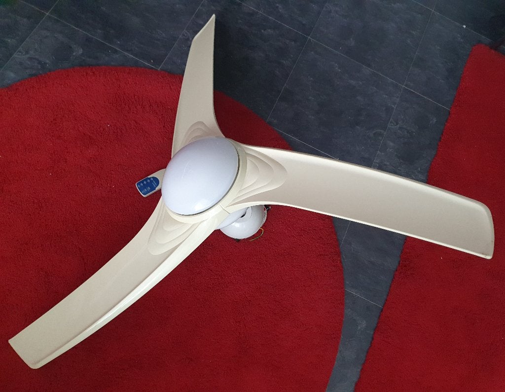 Plafond ventilator met verlichting en afstandsbediening, Ophalen of Verzenden, Ventilator met afstandsbediening, Zo goed als nieuw