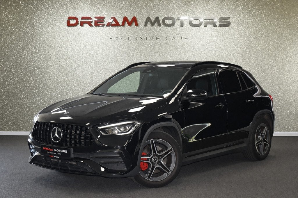 Mercedes-Benz GLA-klasse 250 4MATIC AMG 224pk | PANODAK | CA, Auto's, Mercedes-Benz, Gebruikt, Zwart, 4 cilinders, Automatische klimaatregeling