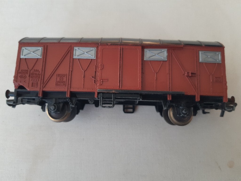 FM 8330-1	Fleischmann gesloten goederenwagon van de DB, Hobby en Vrije tijd, Gebruikt, Gelijkstroom, Fleischmann, Wagon